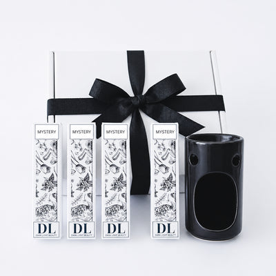 soy wax melts and ceramic oil buner , unique gifts , Cape Town. Darklight Beauty